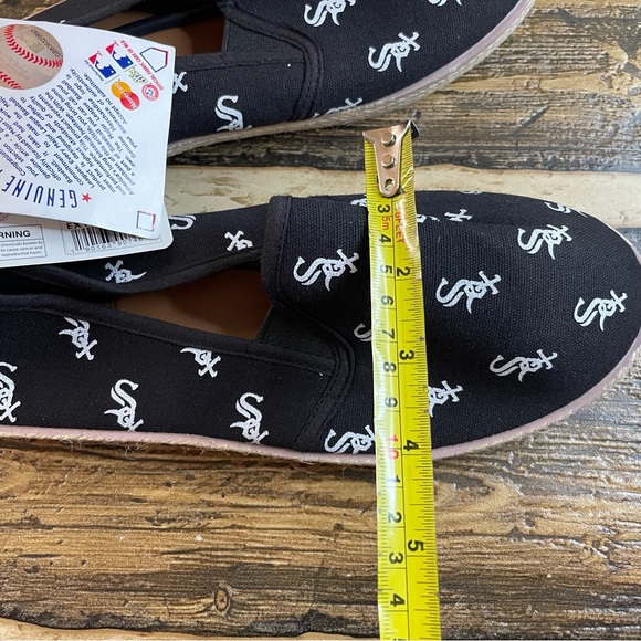 Forever Collectibles Chicago White Sox women’s slip on loafer XL - Picture 13 of 14